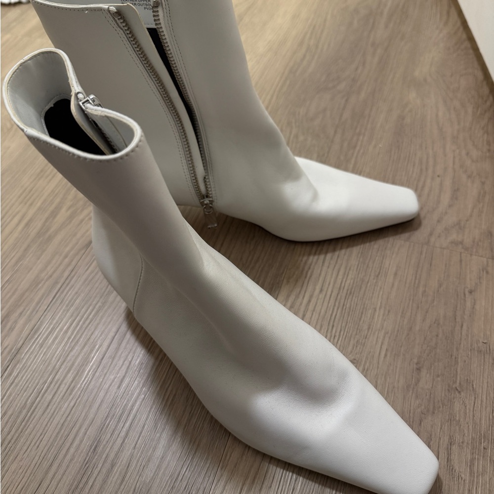 Michael Kors White Heeled Boots